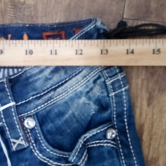 Rock Revival Women's 26 Capri Celine Bejeweled Distressed - Picture 9 of 11